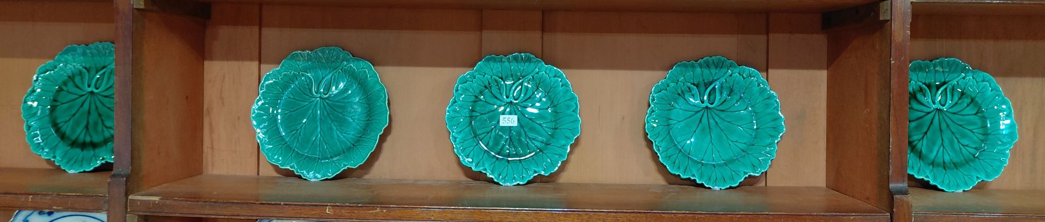 MAJOLICA LEAF DESIGN PLATES