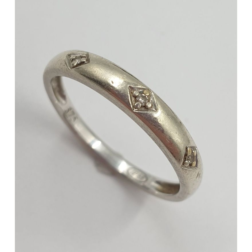 9ct W/G Diamond Ring
