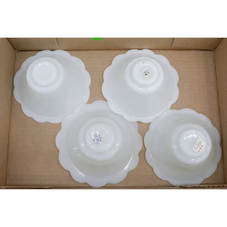 Box 4pc Old Chinese White Peking Glass Bowls