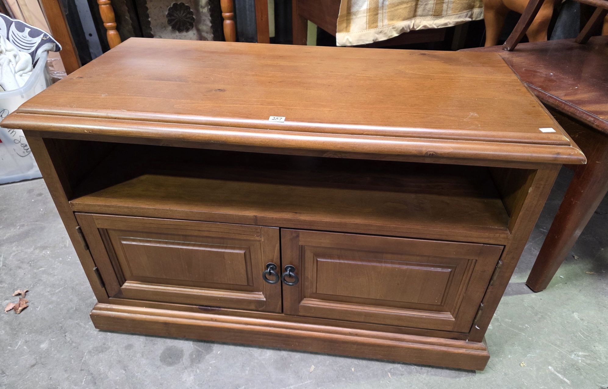 TV UNIT