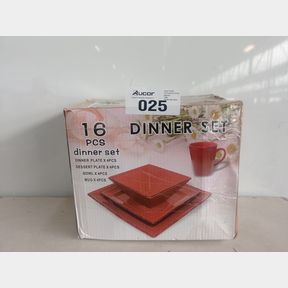 LMA - 15 PIECES WHITE SQUARE DINNER SET -