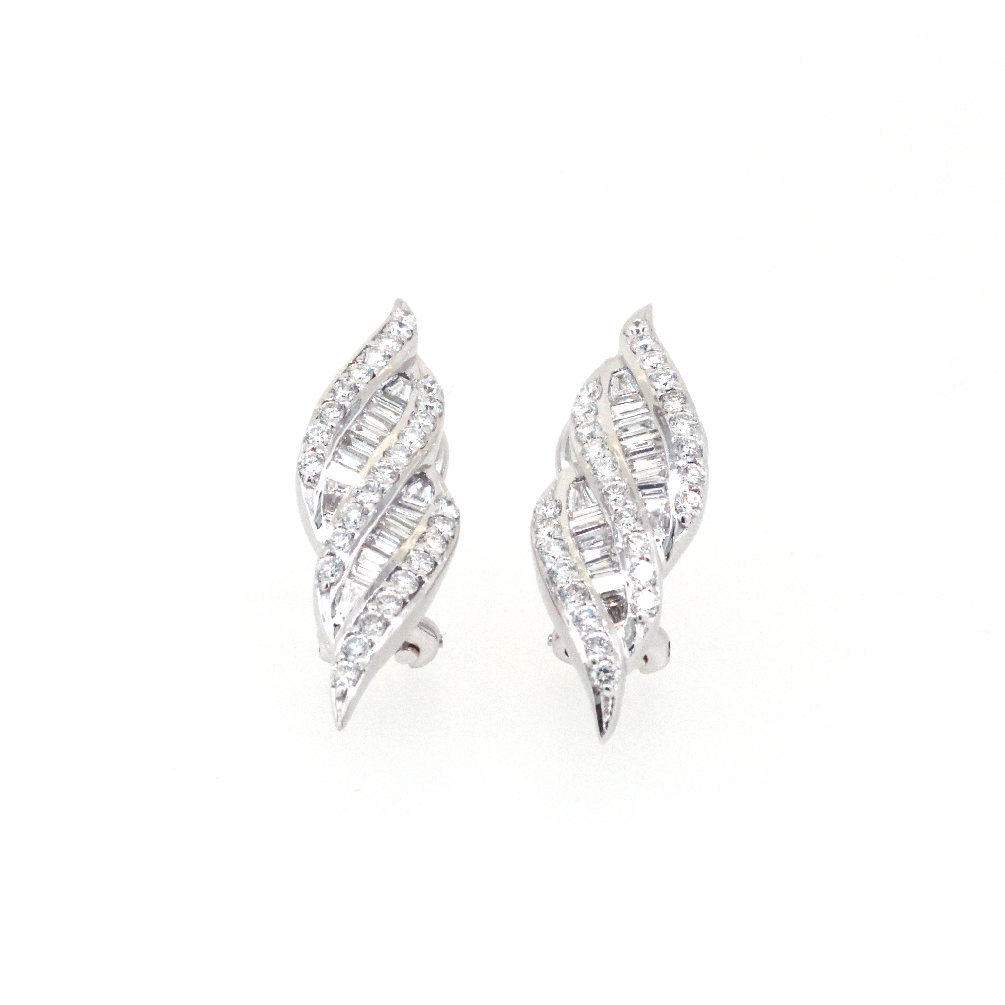 282. · 0.75ct Diamond Earrings 7.73g