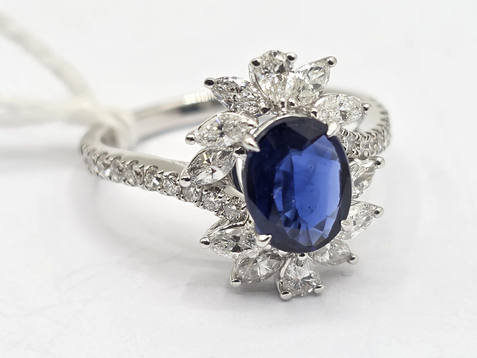 18ct Gold Sapphire Diamond Ring