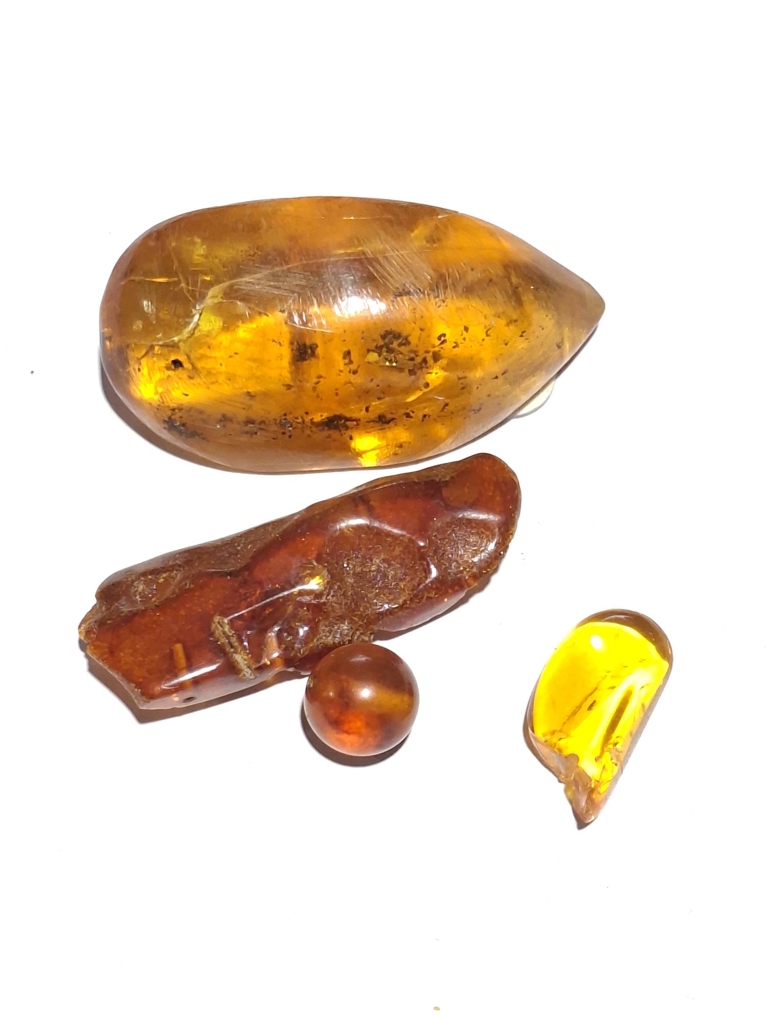 AMBER PIECES