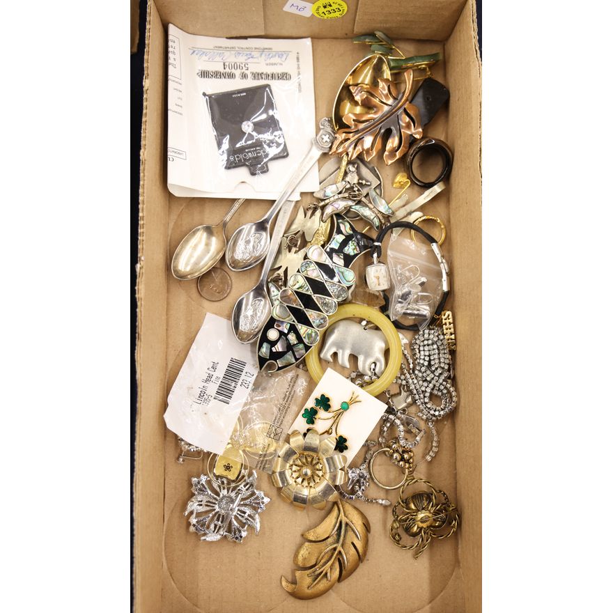 Box Misc. Vintage Jewelry etc.