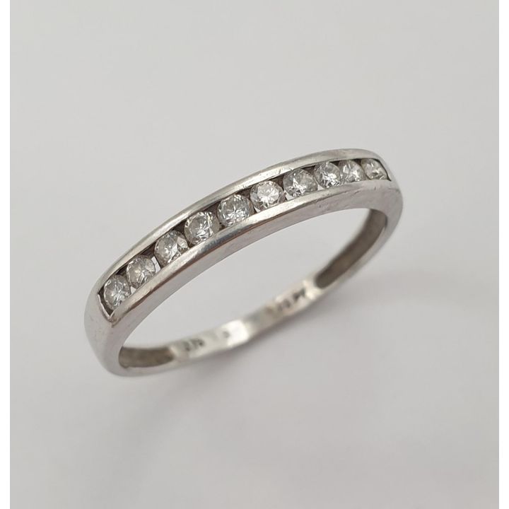 9ct W/G Diamond Ring
