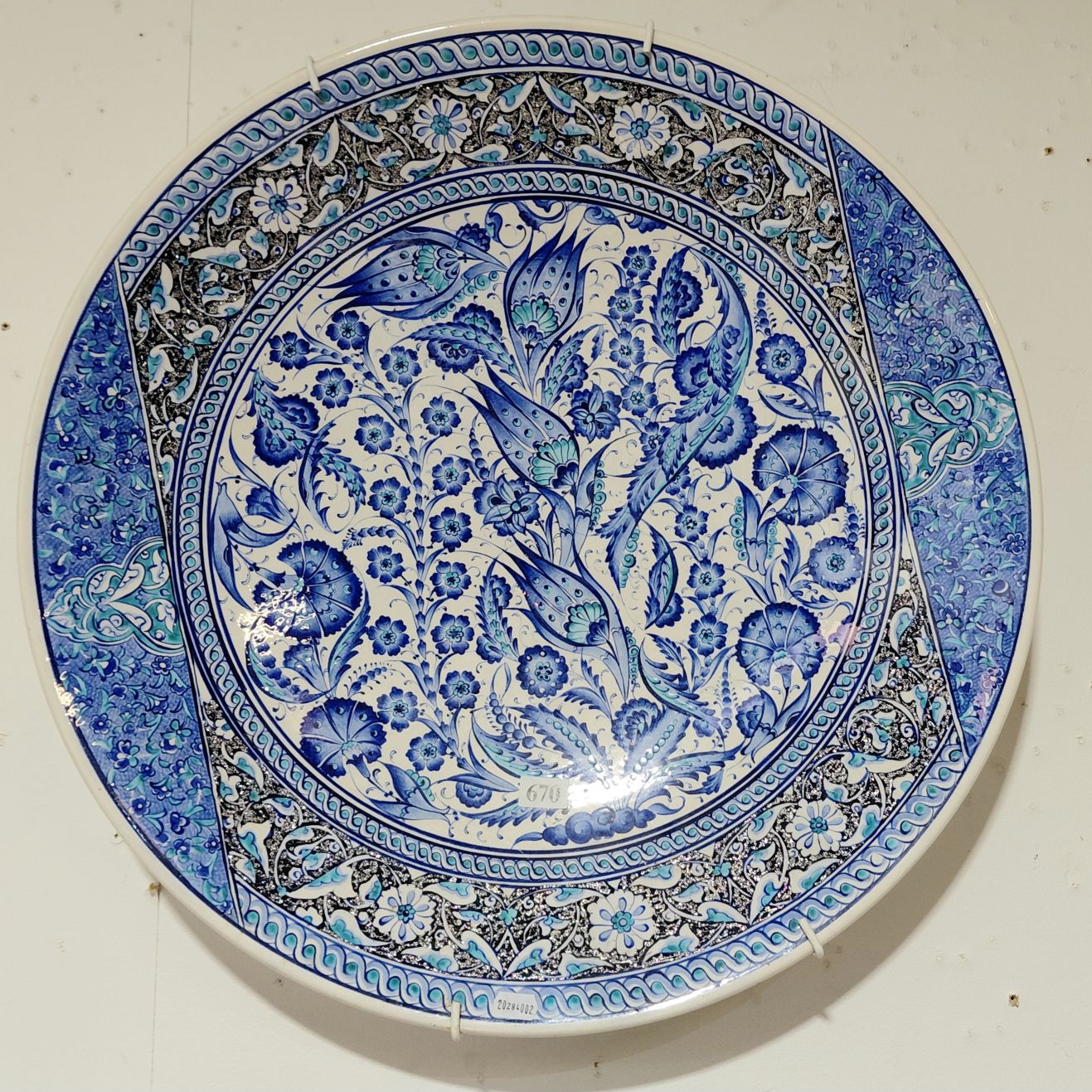 670 · LARGE TURKISH CHARGER