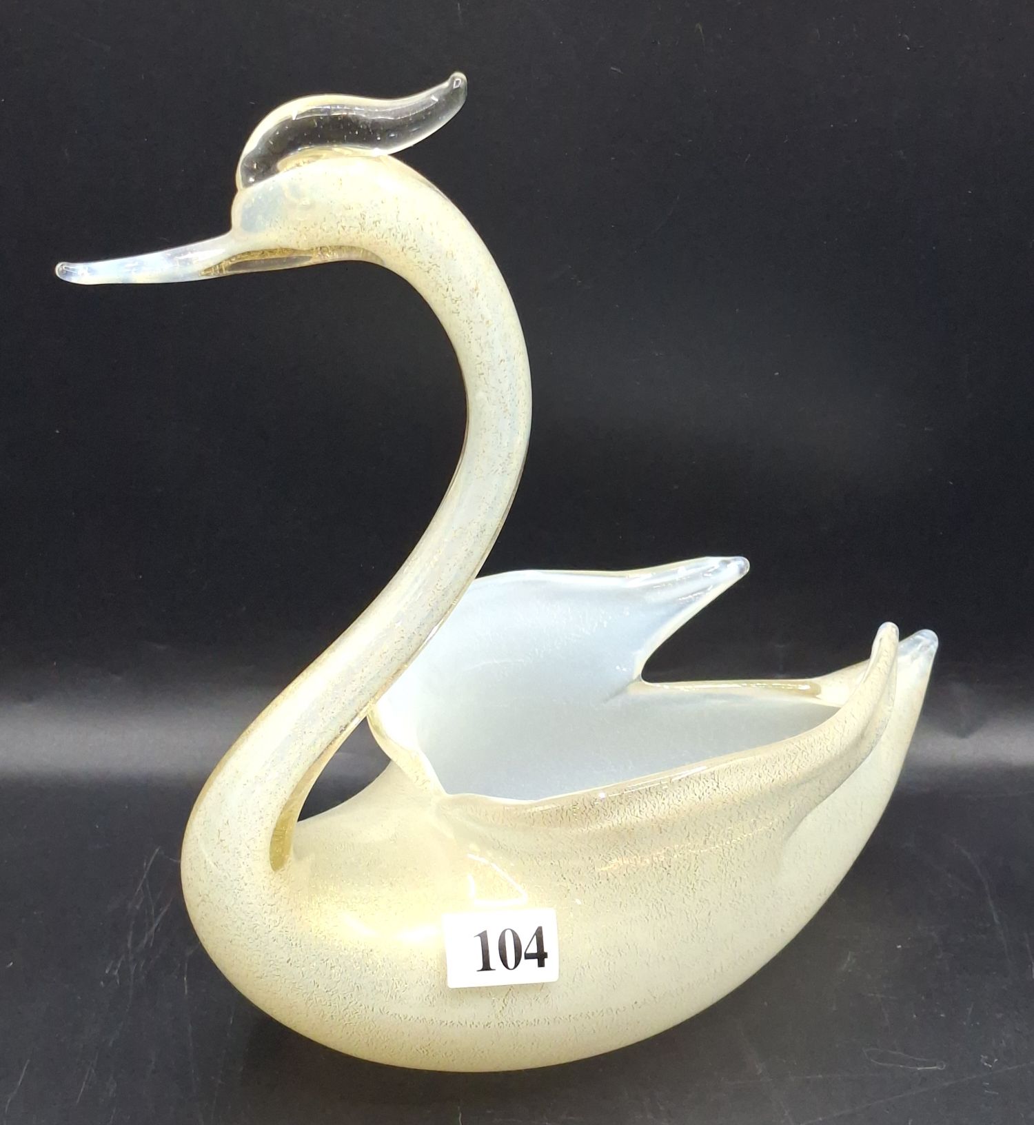 104 · MURANO SWAN DISH