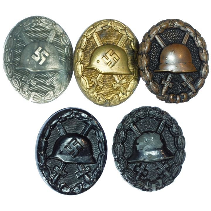 5 Metal Badges