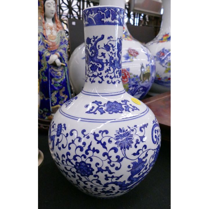 Chinese B&W Bottle Vase- 13''