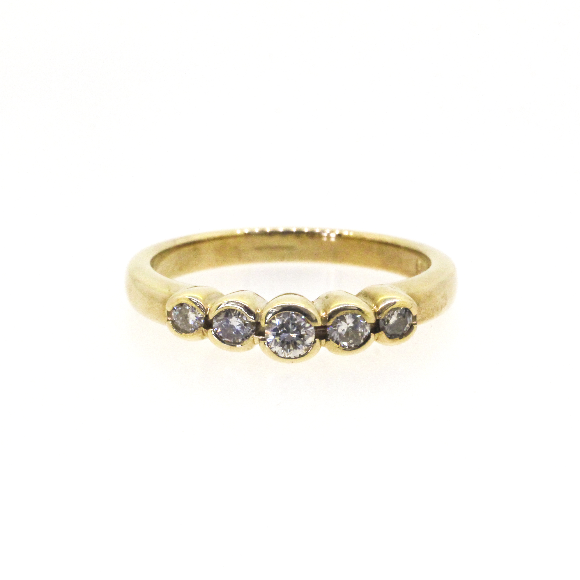 415. · 0.30ct Diamond Ring 3.36g
