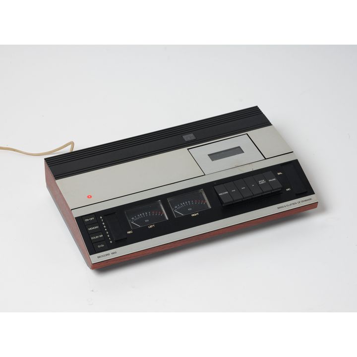 Bang and Olufsen - Beocord 1900 stereo cassette deck