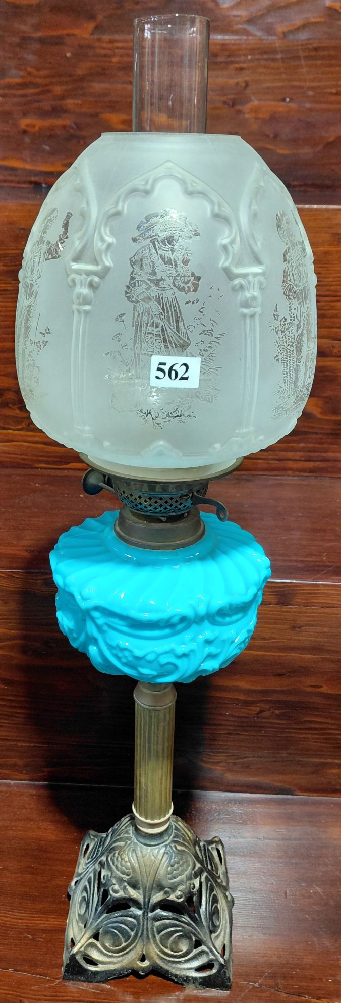 562 · IMPRESSIVE ANTIQUE PARLOUR OIL LAMP