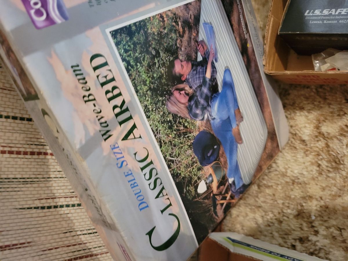 Double Air Mattress and Other Items Midwest Auctions, LLC