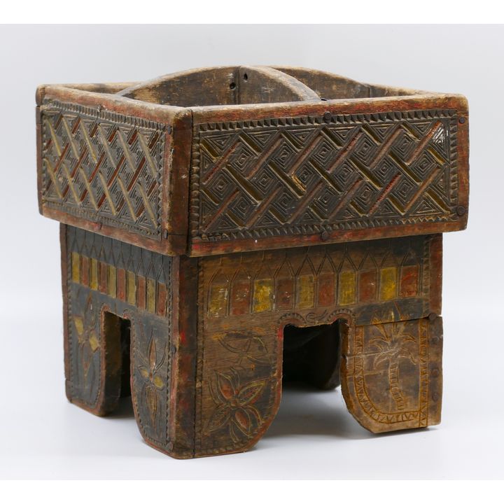 Antique Thai Carved Wood Betel Nut Box 10''x9''