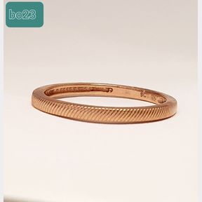 ROSE GOLD BAND WITH LASERED LINE DESIGN