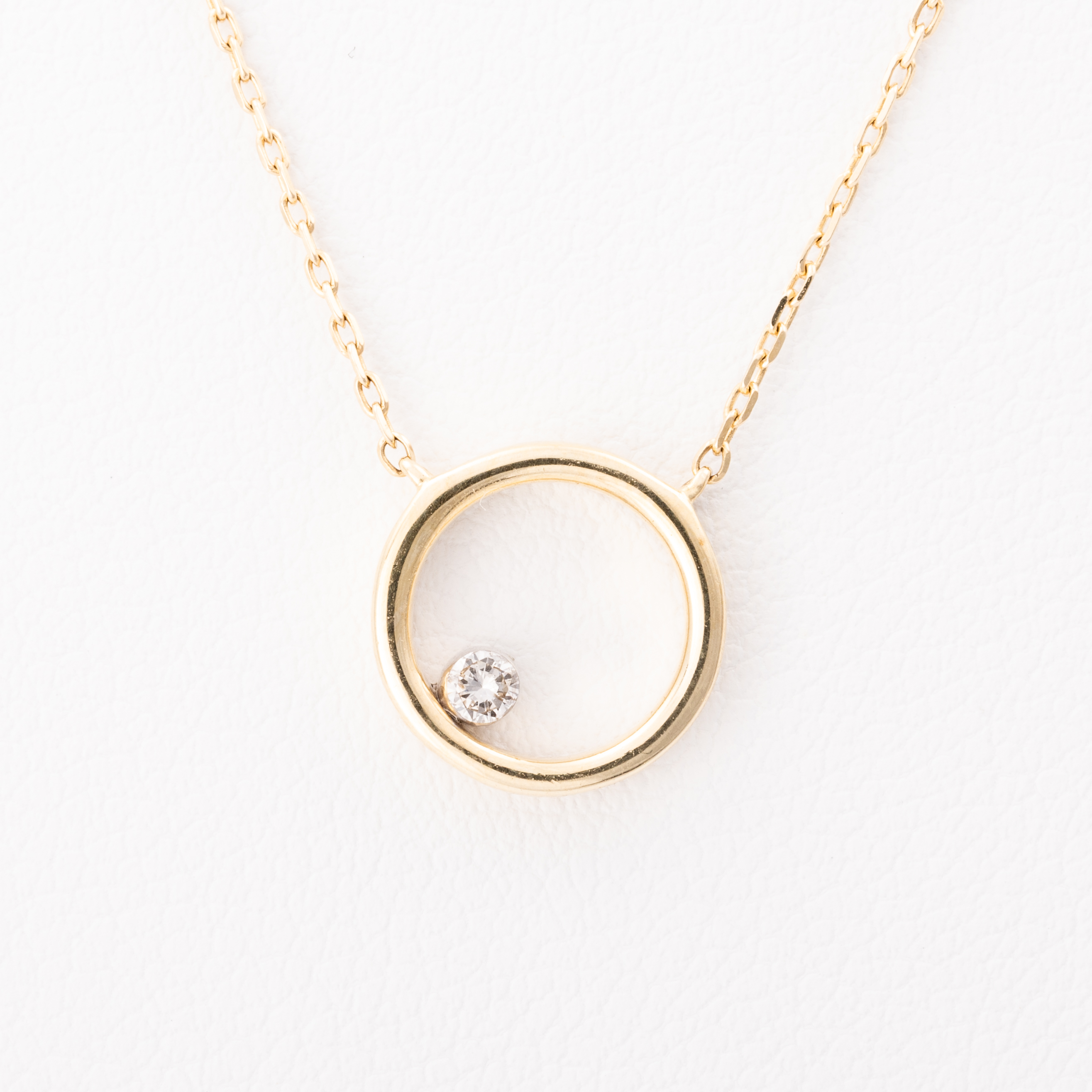 Diamond Circle Necklet 10ct Gold
