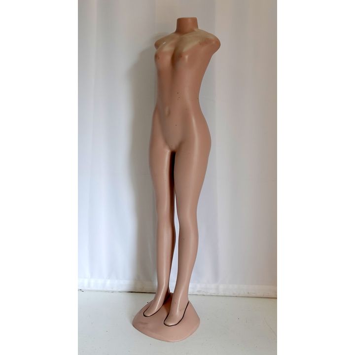 MANNEQUIN
