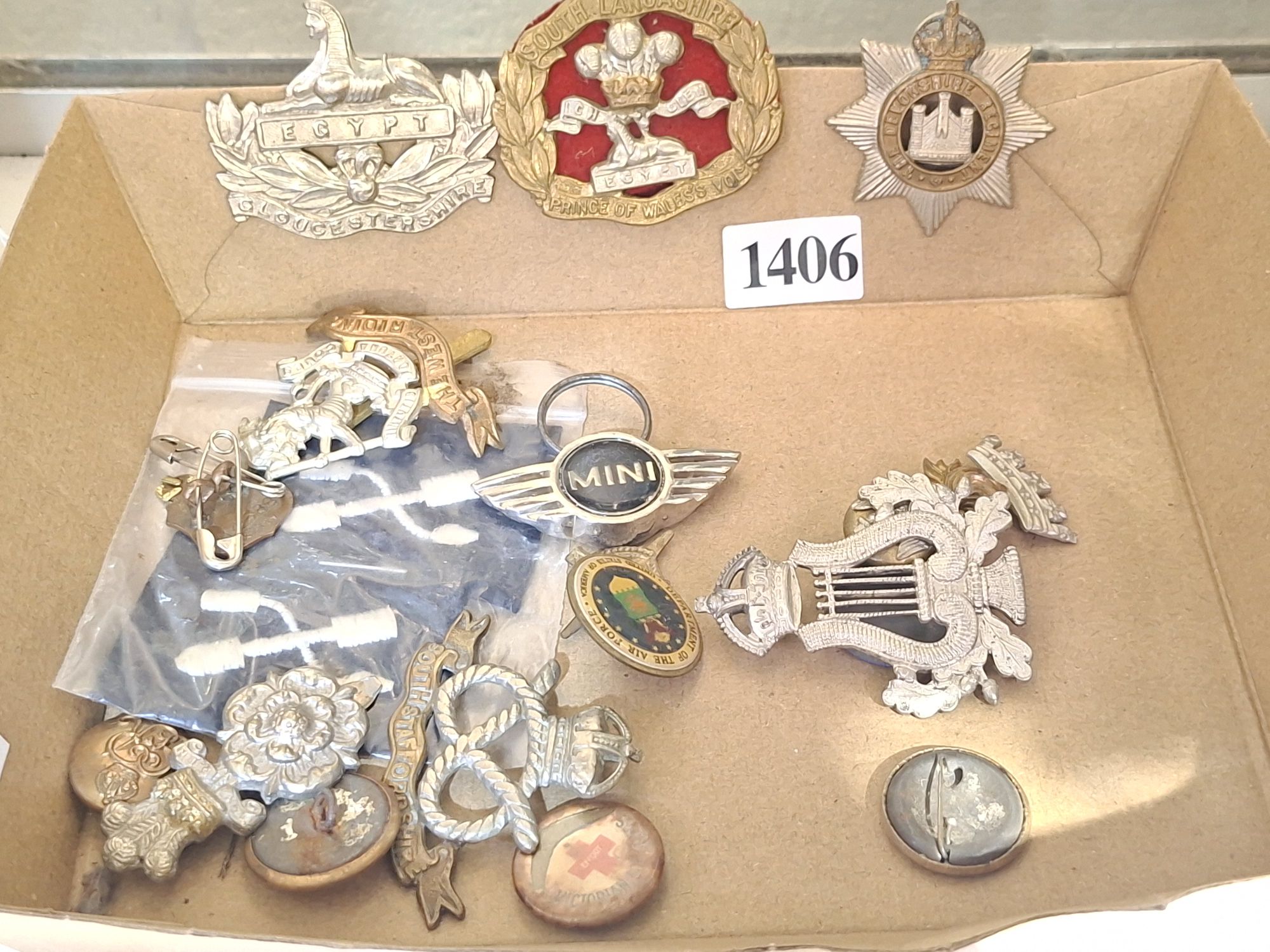 1406 · COLLECTION OF MILITARY BADGES