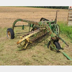 Older John Deere Model 851 Side Delivery Hay Rake