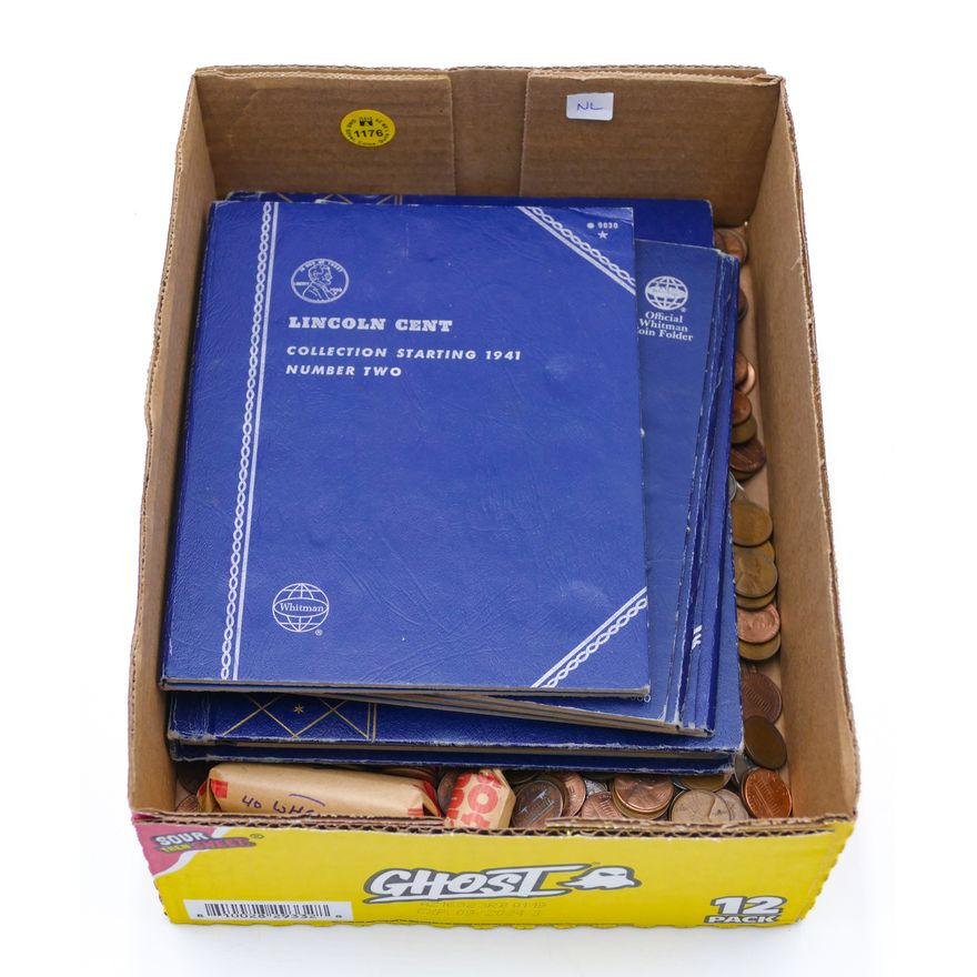 Box US Lincoln Cent Albums & Loose Coins - 7.5 Pounds TW