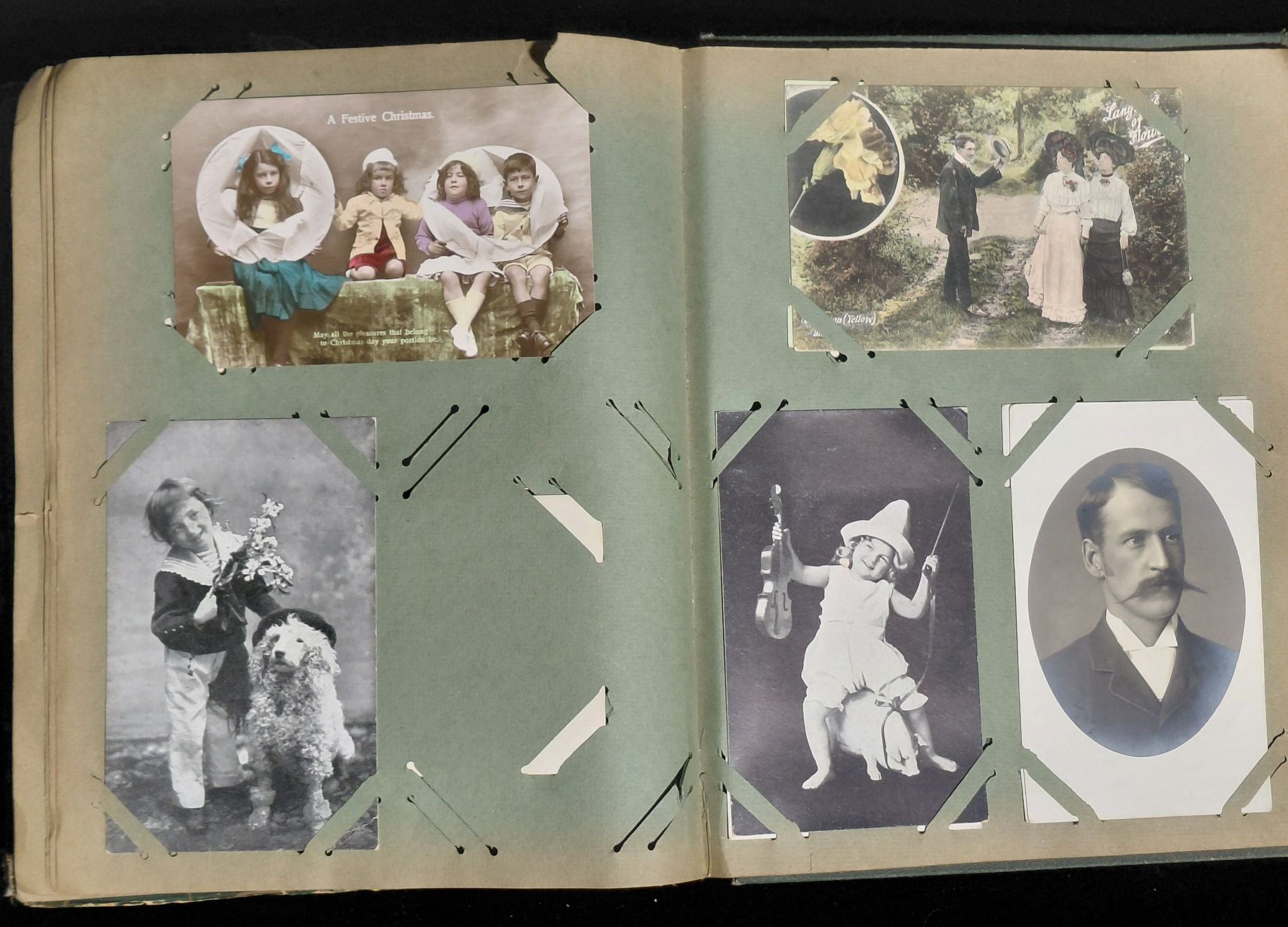 511 · POSTCARD ALBUM