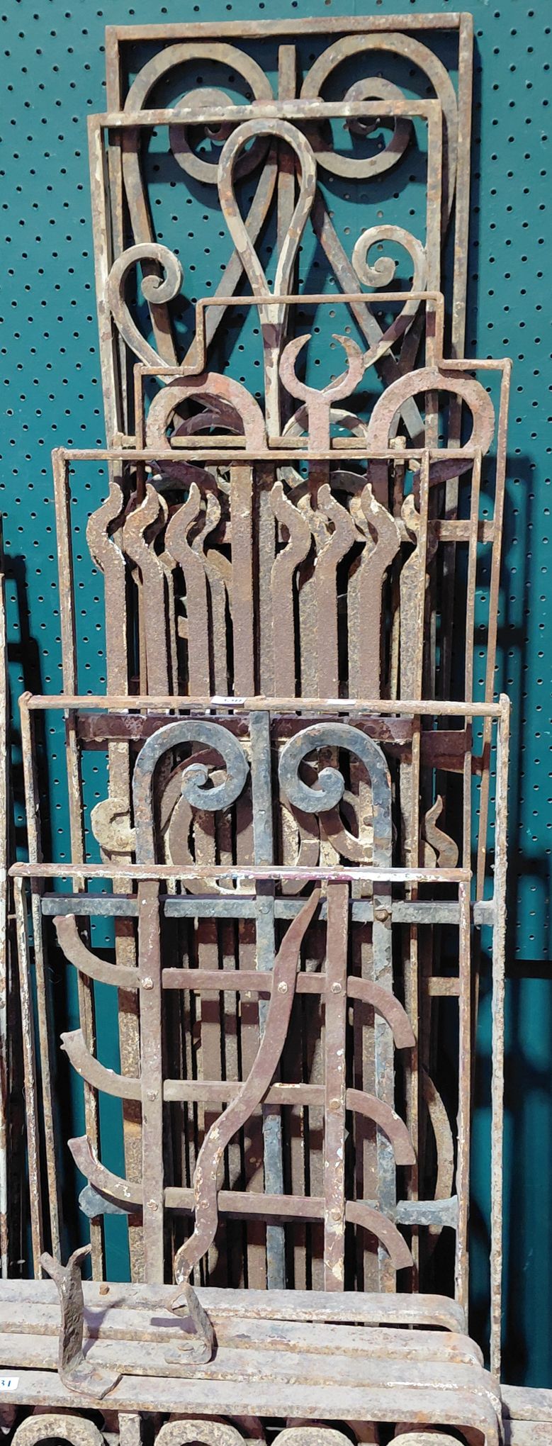 330 · WROUGHT IRON PANELS