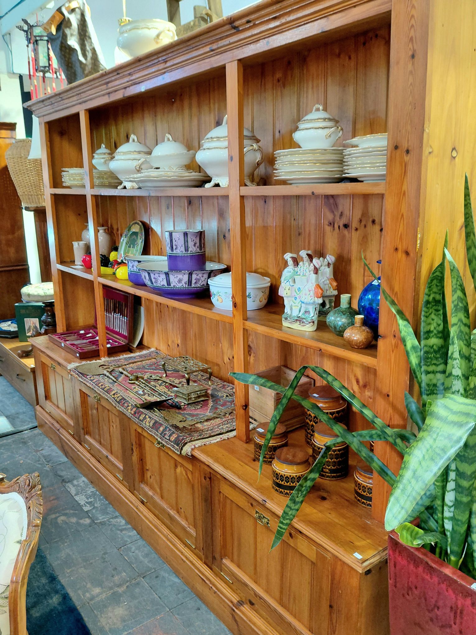 107 · LARGE PINE DRESSER