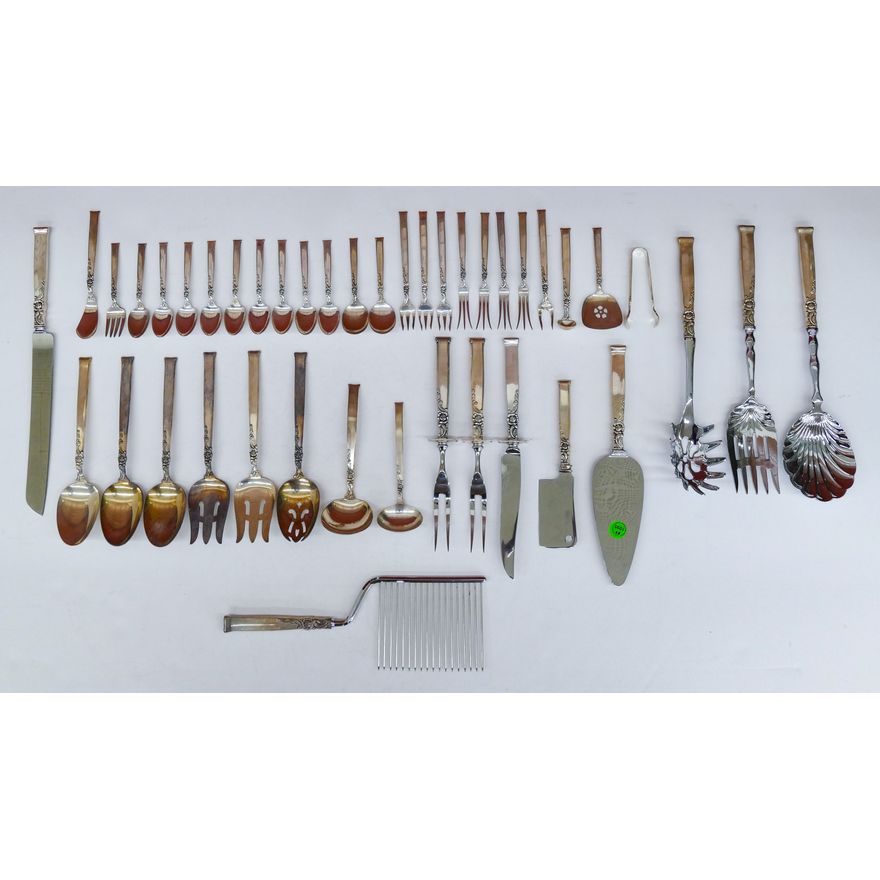 42pc Heirloom ''Silver Rose'' Sterling Flatware - 882 Grams