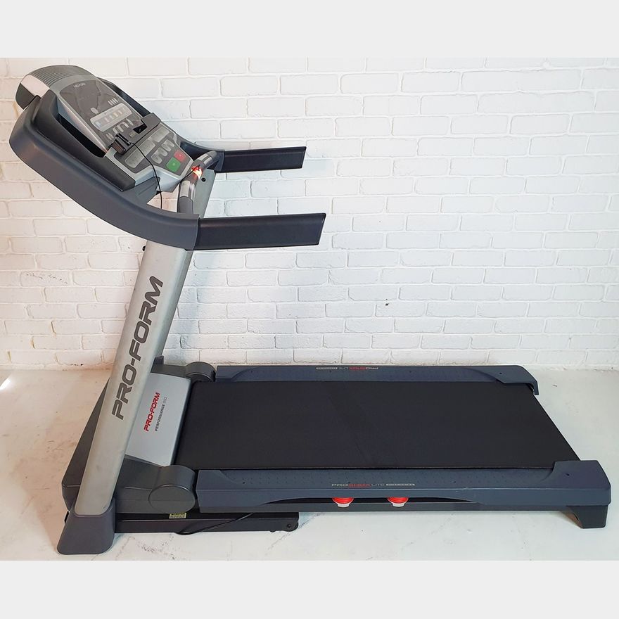 POST-FORM PERFORMANCE 950 TREADMILL Traders Auction Group