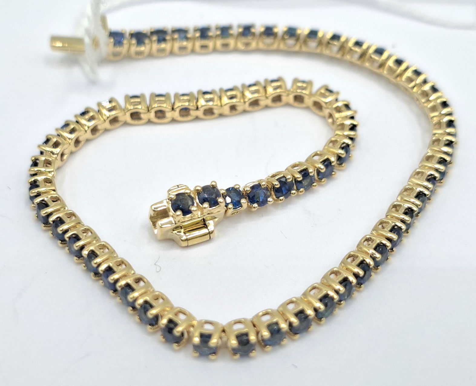 1149 · 9CT GOLD LINE BRACELET