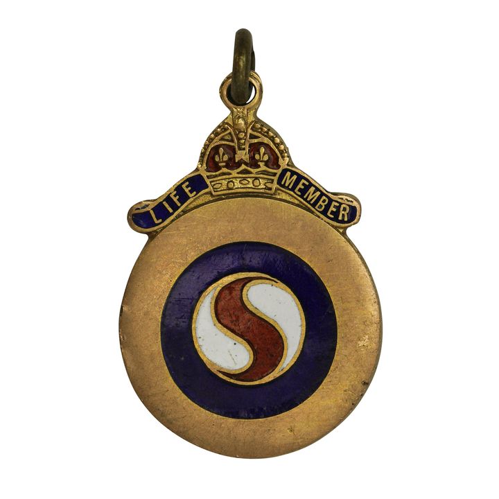 City & Overseas Club Gold Fob, EF