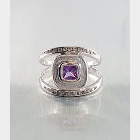9CTWHITE GOLD RING WITH 0.450CT AMYTHETIST & 0.220CT DIAMONDS COLOUR JK CALRITY VS/SI - 51929/3622