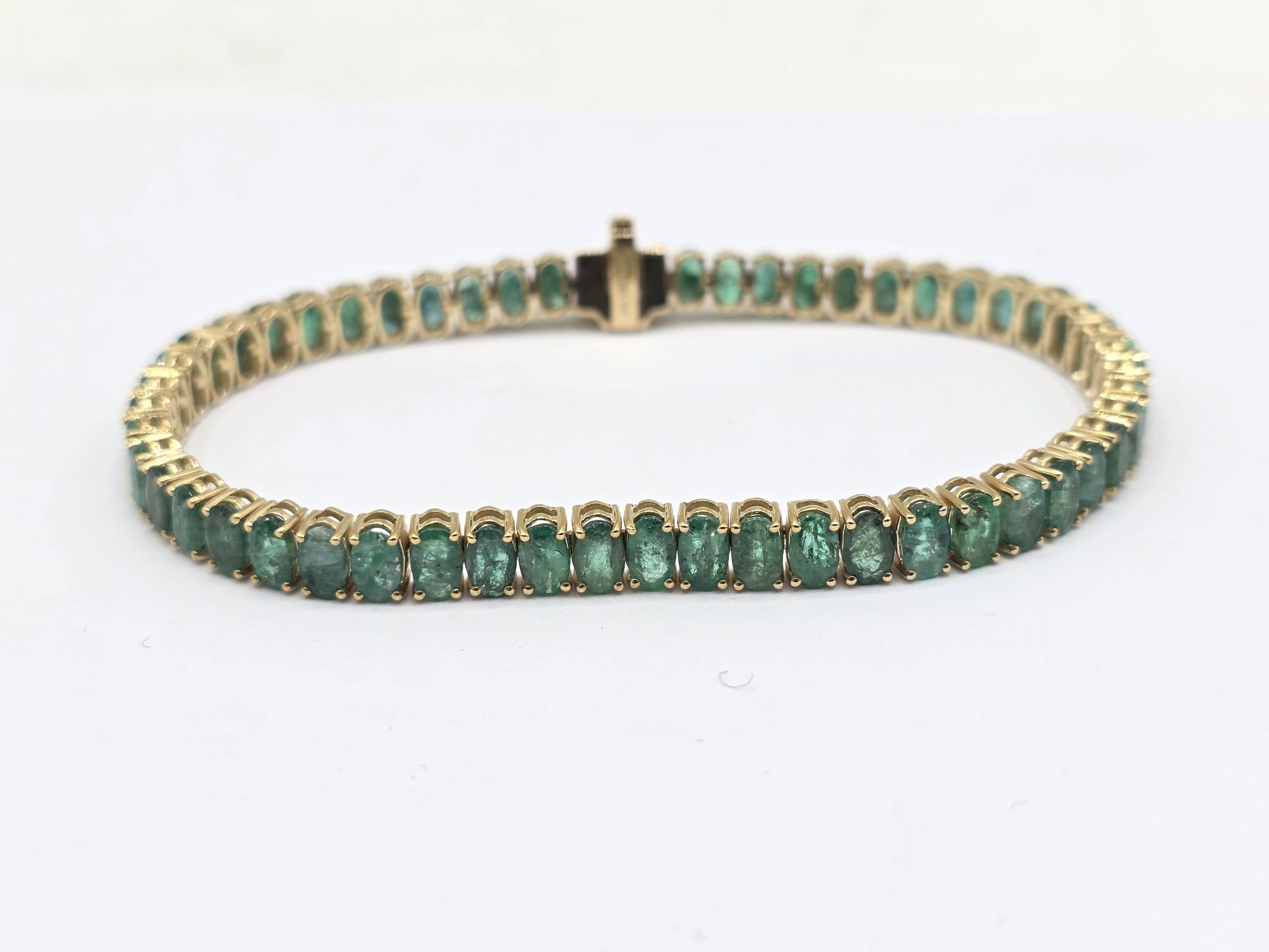 9ct Gold And Emerald Tennis Bracelet