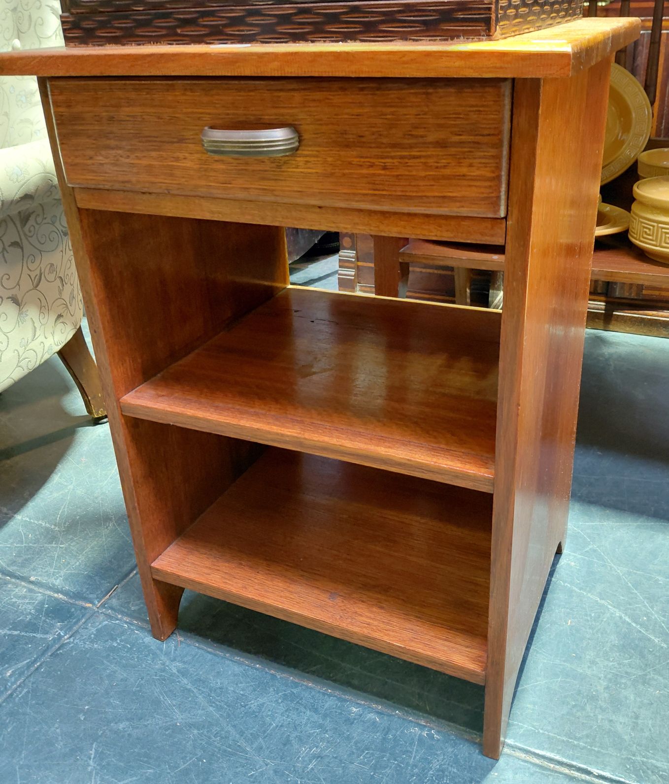 BEDSIDE TABLE