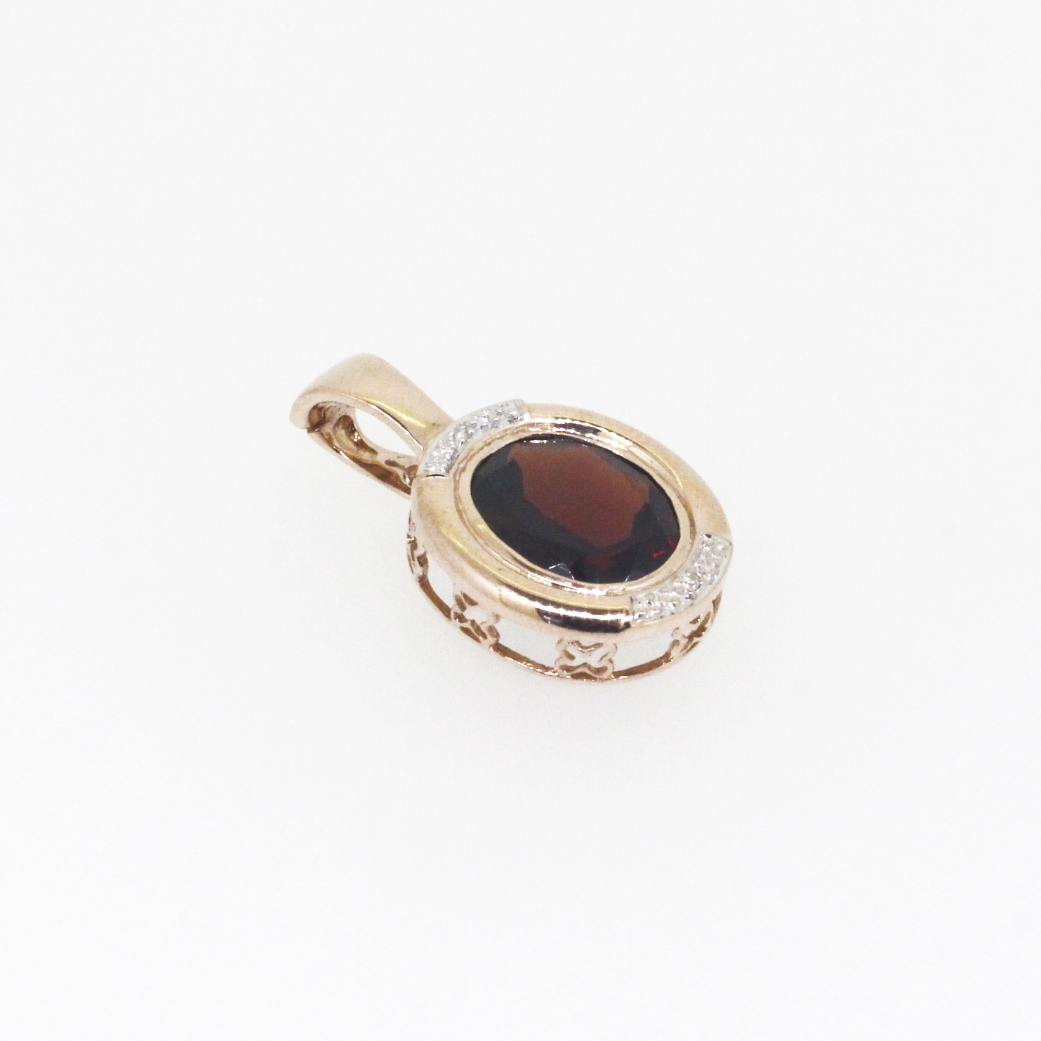 Garnet & Diamond Pendant 3.25g