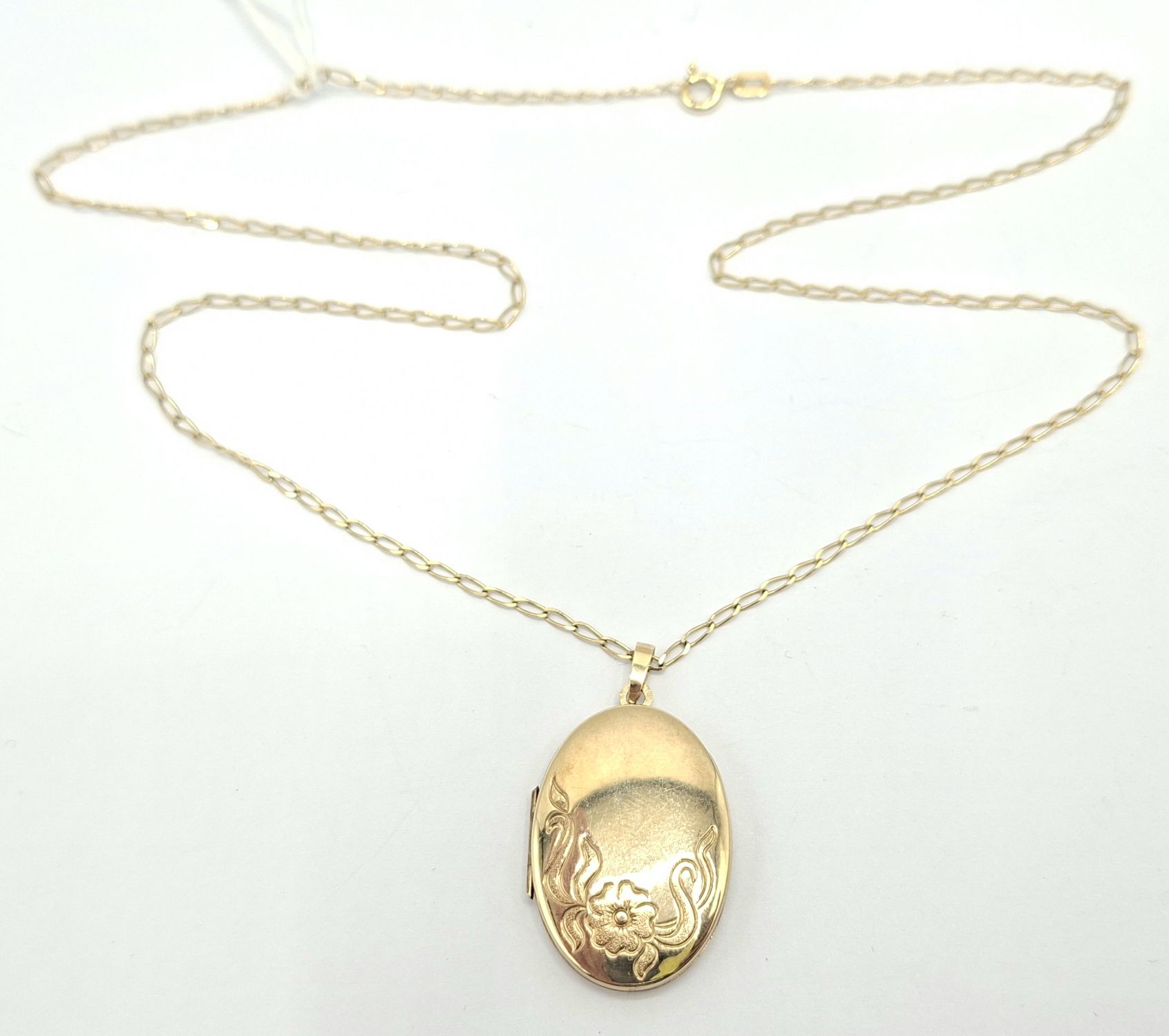 9ct Gold Locket And Chain