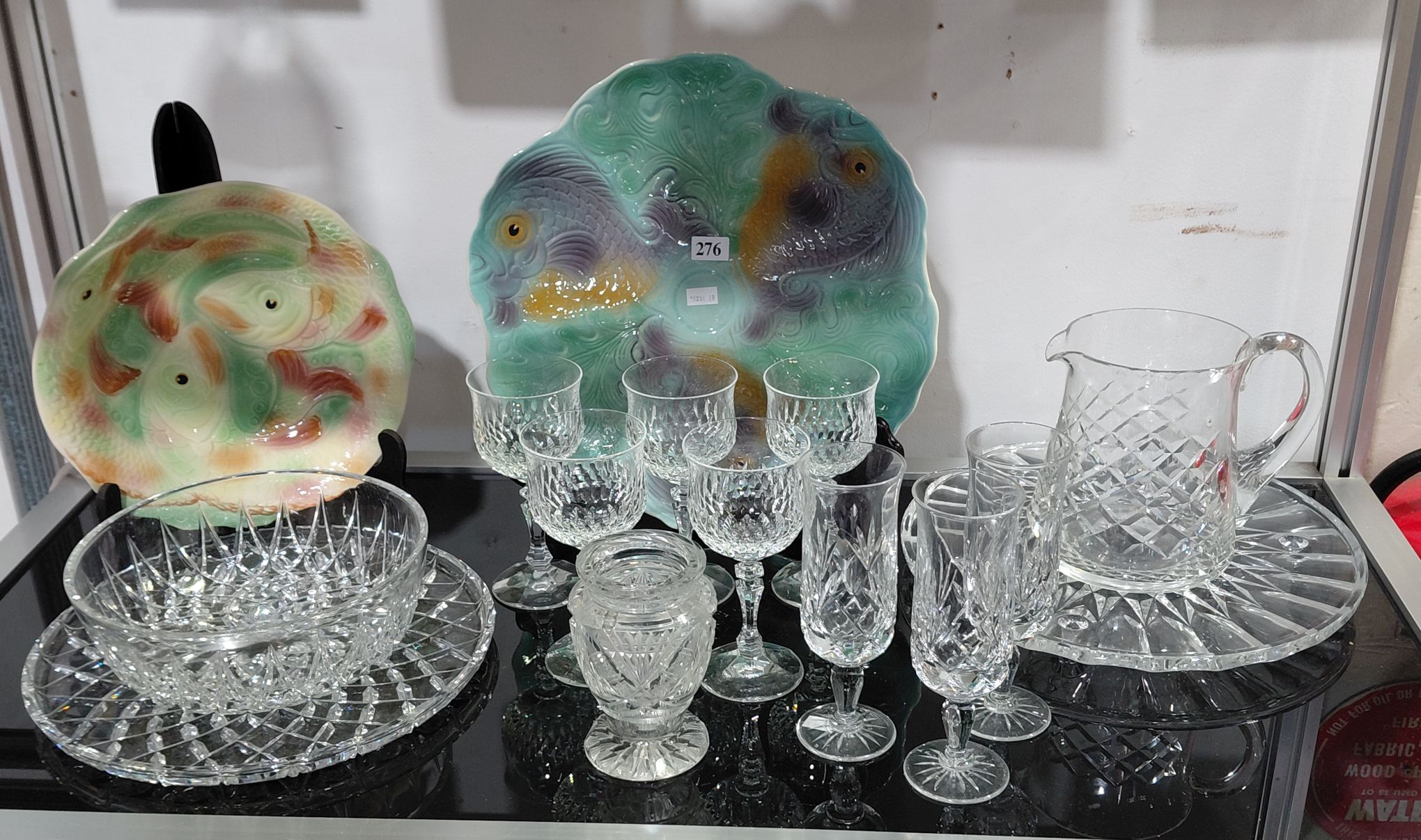 CRYSTAL GLASSWARE AND FISH BOWL