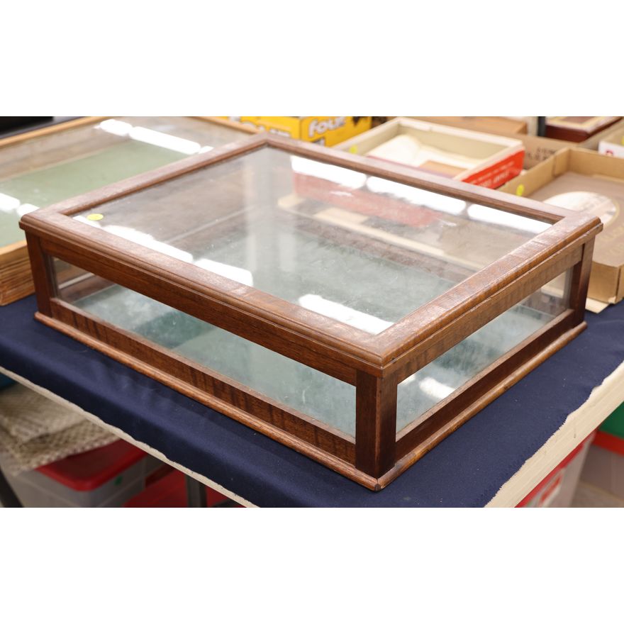 Vintage Mahogany Table Top Showcase 17.5''x22.5''x6''