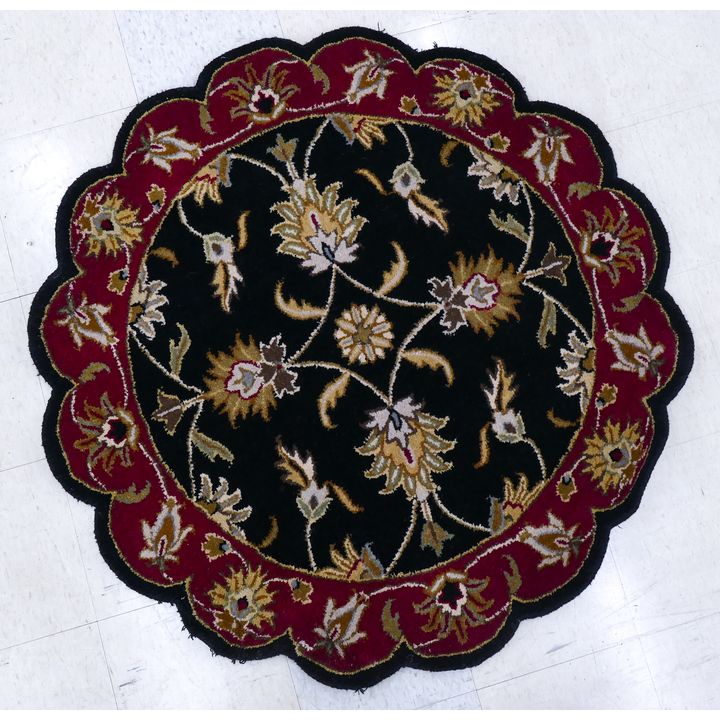 Flower Black & Red Pull Rug 4'
