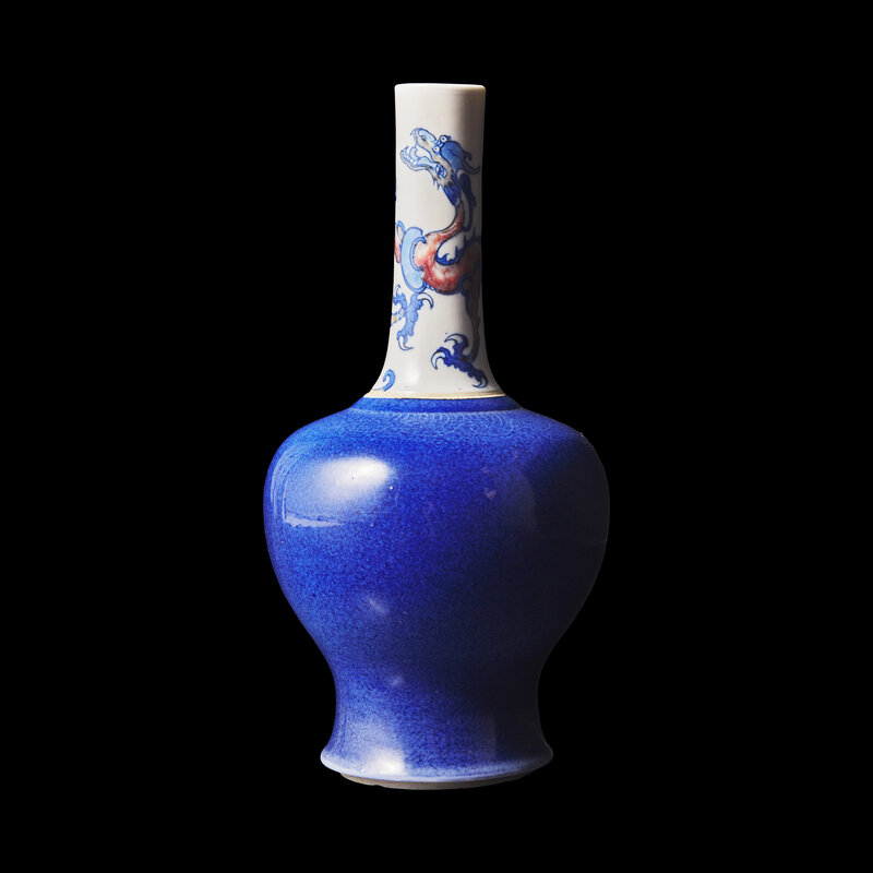 A Chinese Underglaze Blue and Copper Red 'Dragon' Porcelain Bottle Vase, 18th Century
清中期 青花釉裡紅龍紋長頸瓶