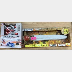 WALL RALLYIST CAR & DRAGONSLAYER KNIGHT SWORD