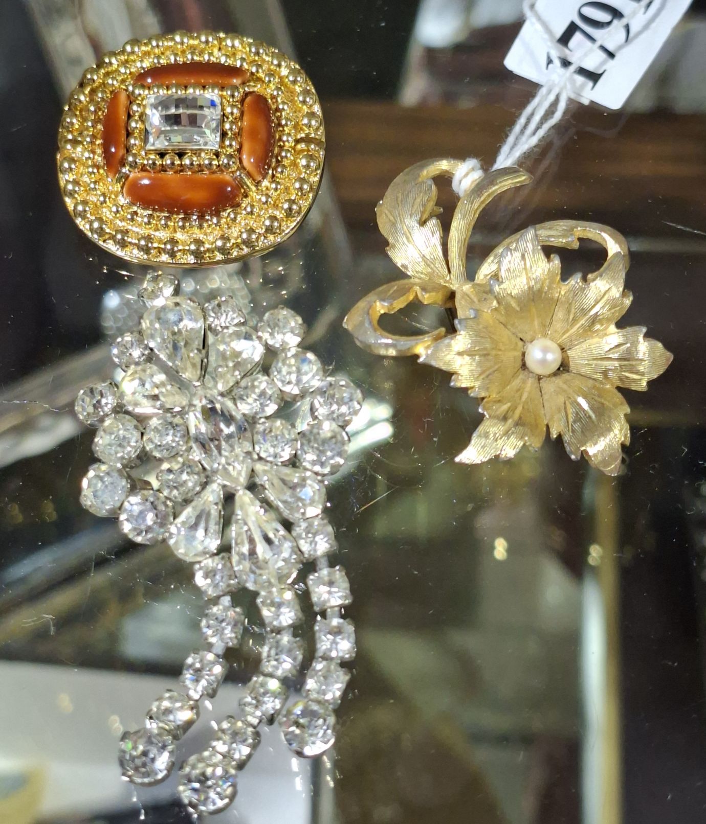 VINTAGE COSTUME BROOCHES