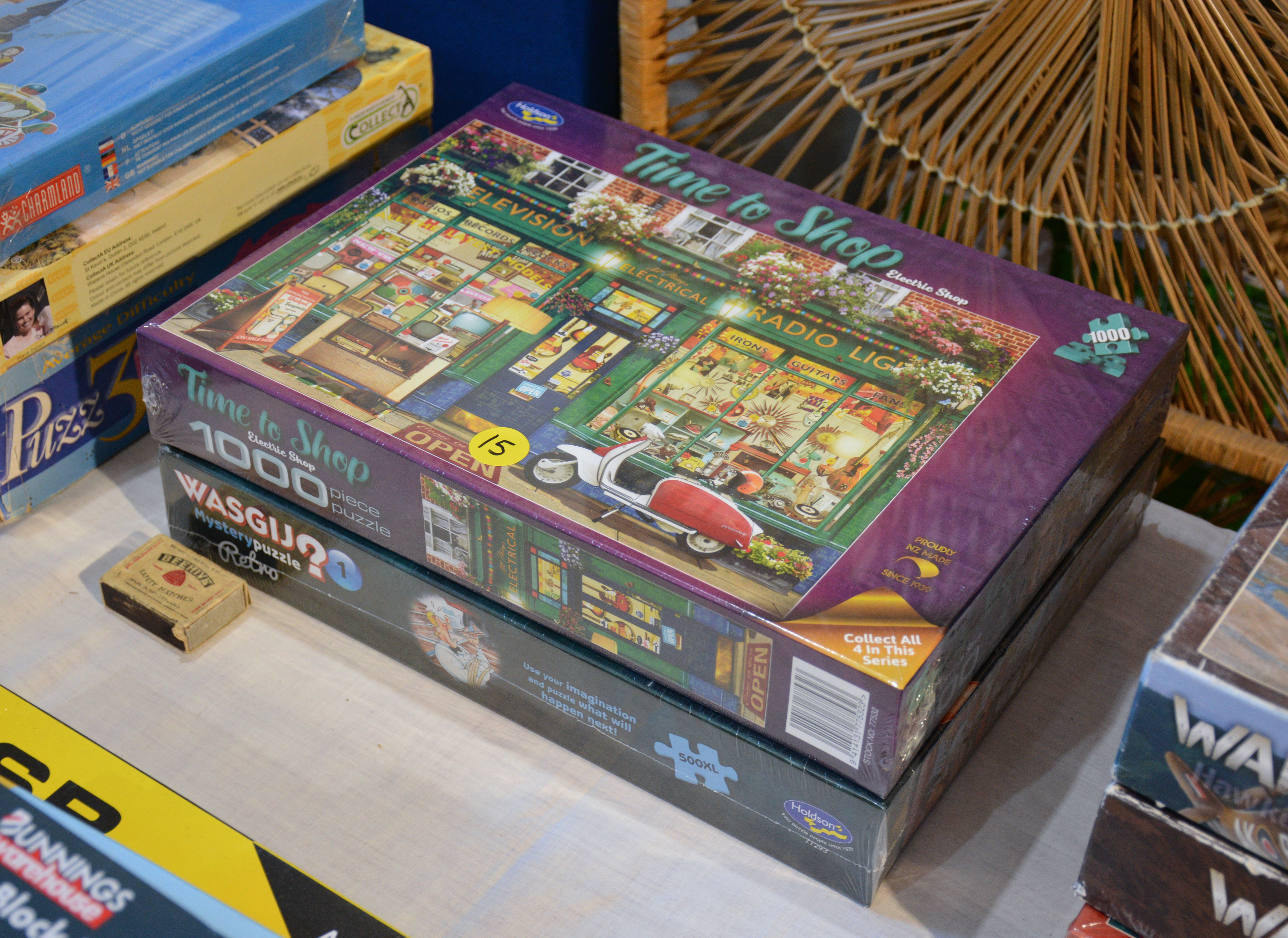 1,000pc and 500pc Jigsaw Puzzles — sold at auction in New Zealand for $15