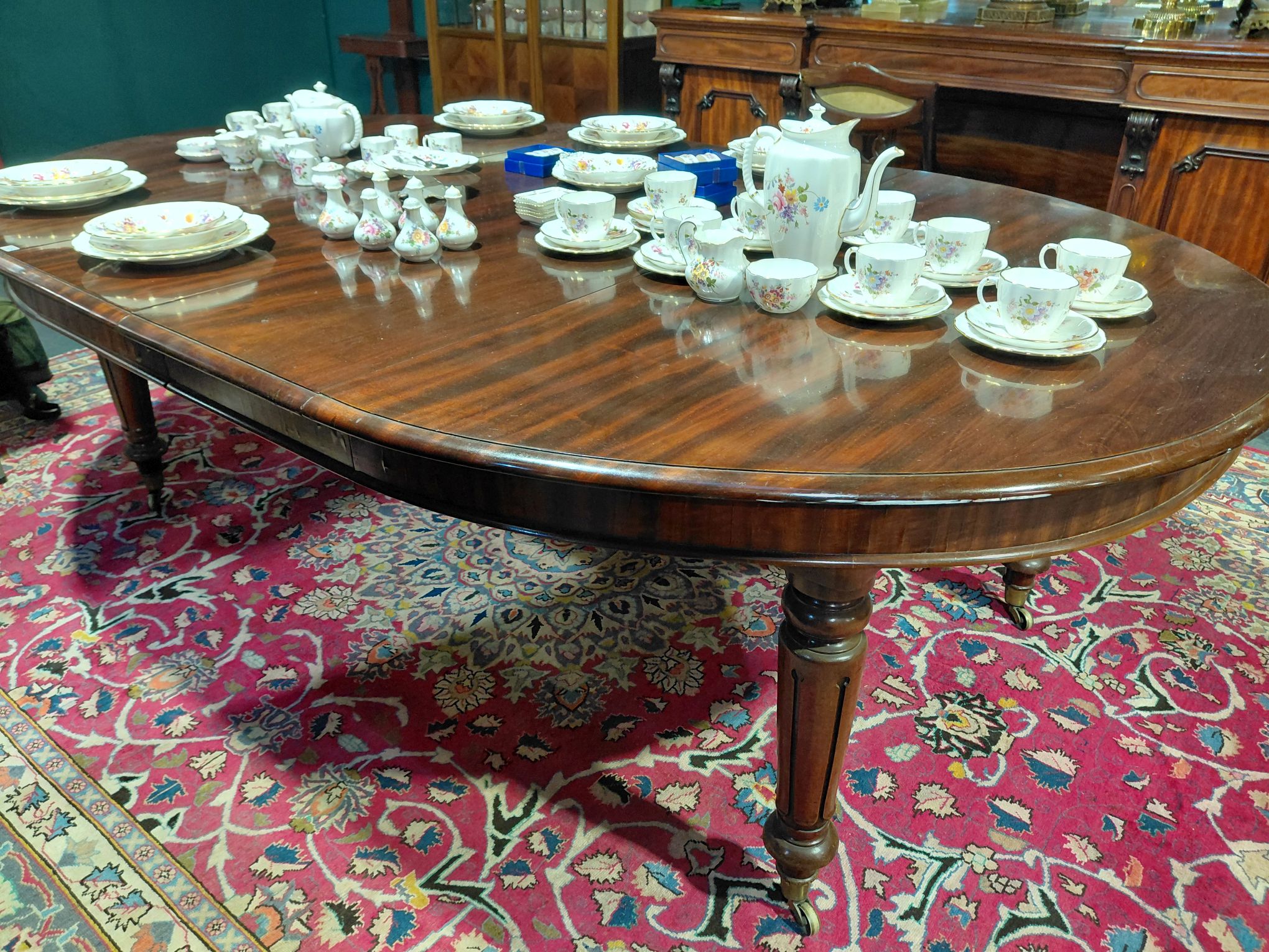 609 · WILLIAM IV DINING TABLE