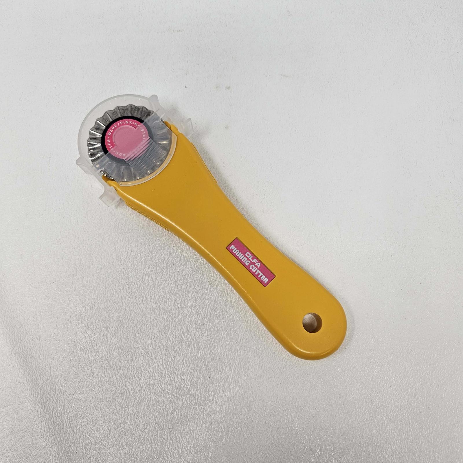 Olfa Pinking Rotary Cutter 45 mm