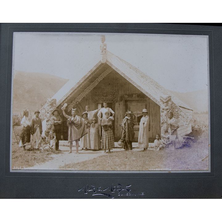 MUIR & MOODIE [Burton bros] - Photograph of an unidentified Māori group