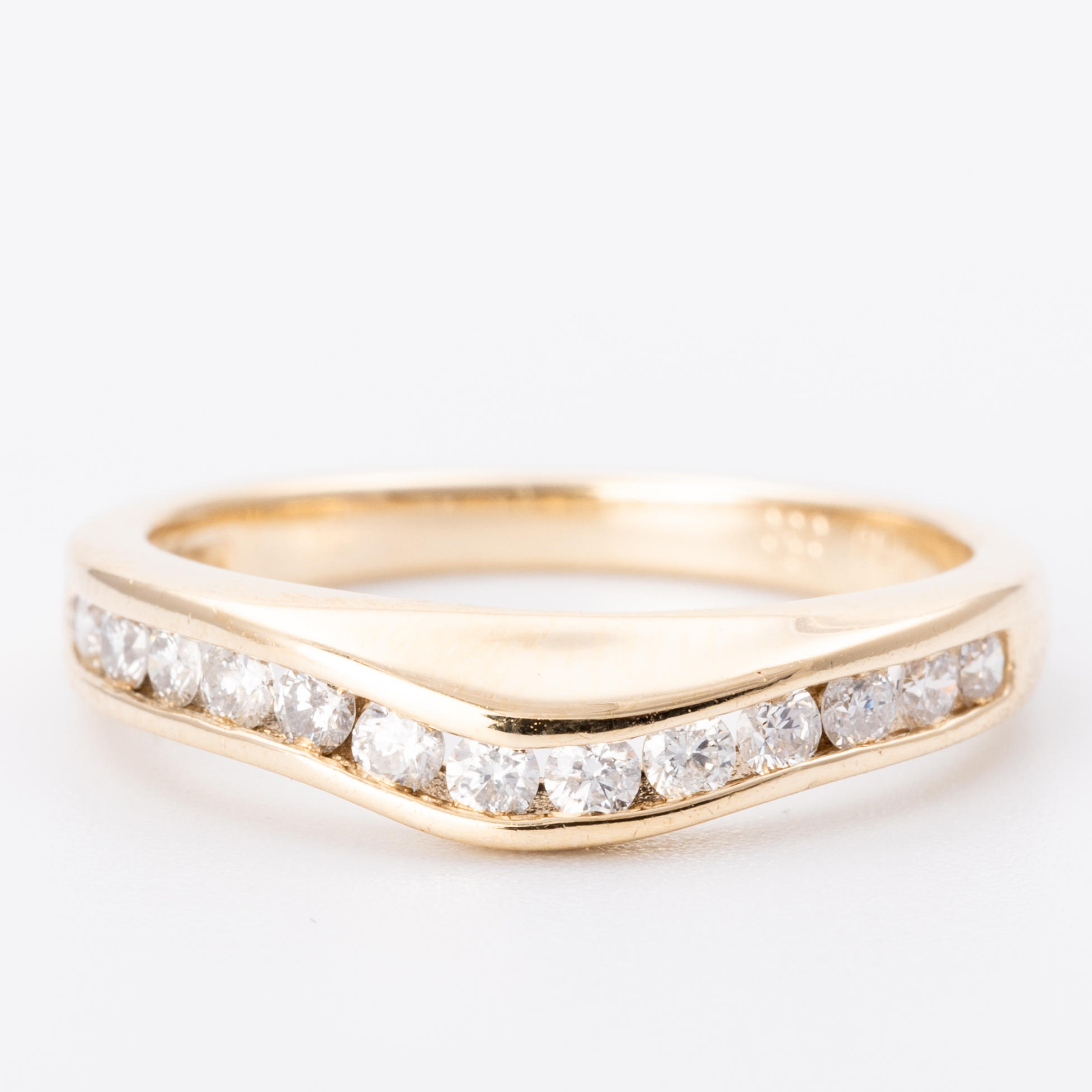286 · 0.25 Carat Diamond Chevron Ring 14ct