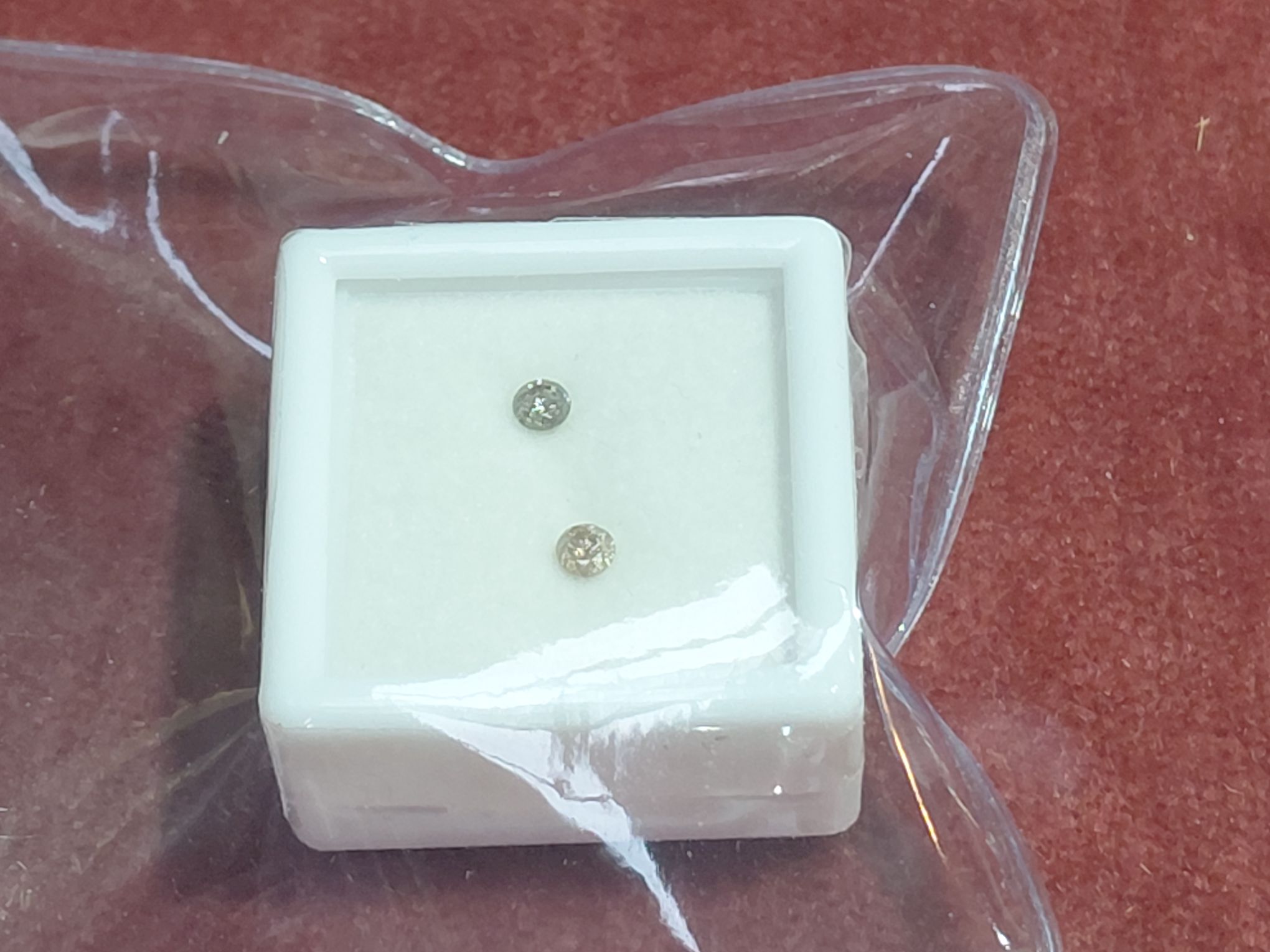 85 · DIAMOND GEMSTONES