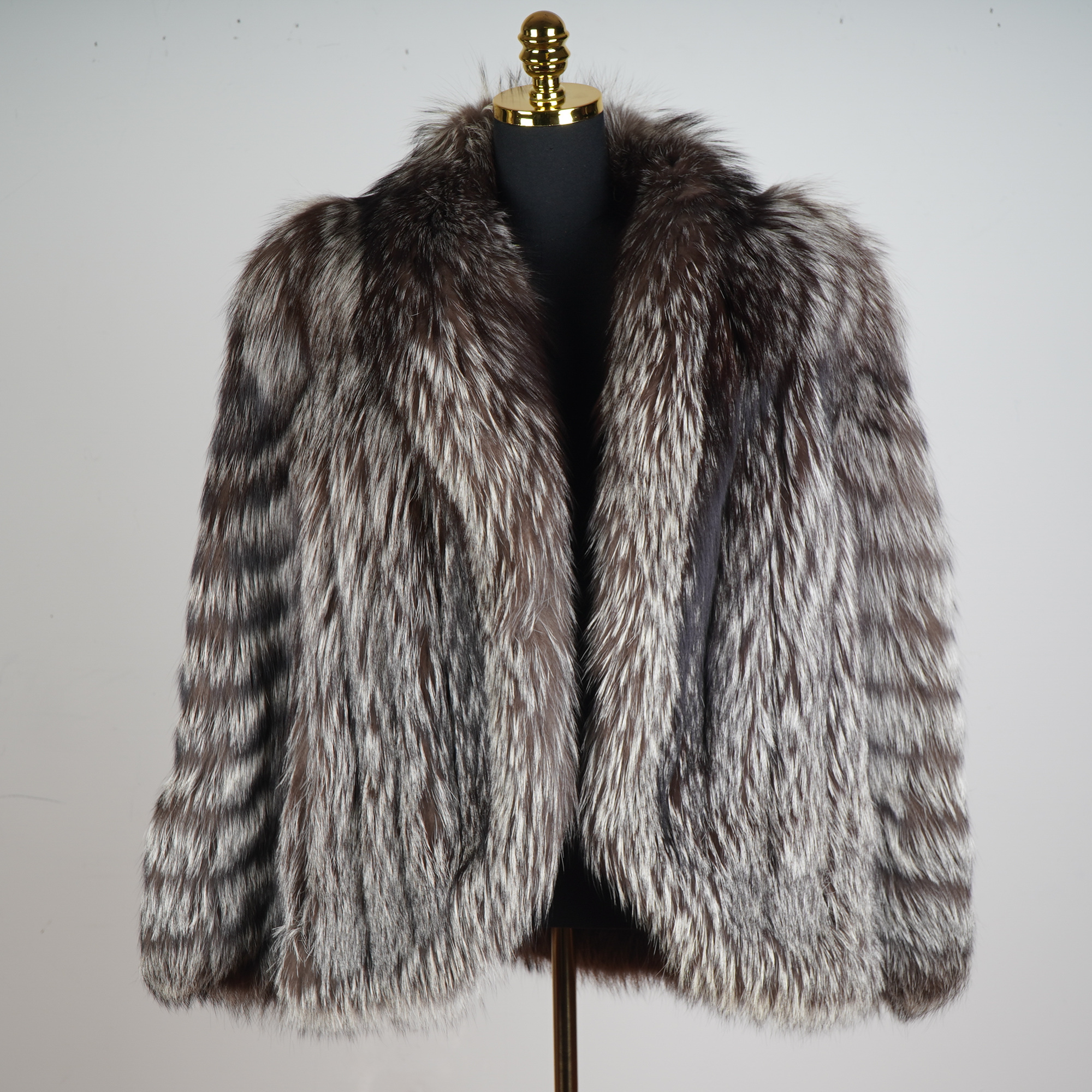 SAGA FOX, a fox fur jacket. - Bukowskis